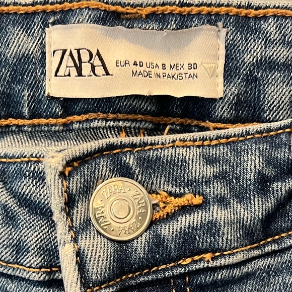 Zara Straight Leg Ankle-Length Distressed Blue Jeans Size 8 - Picture 2 of 7